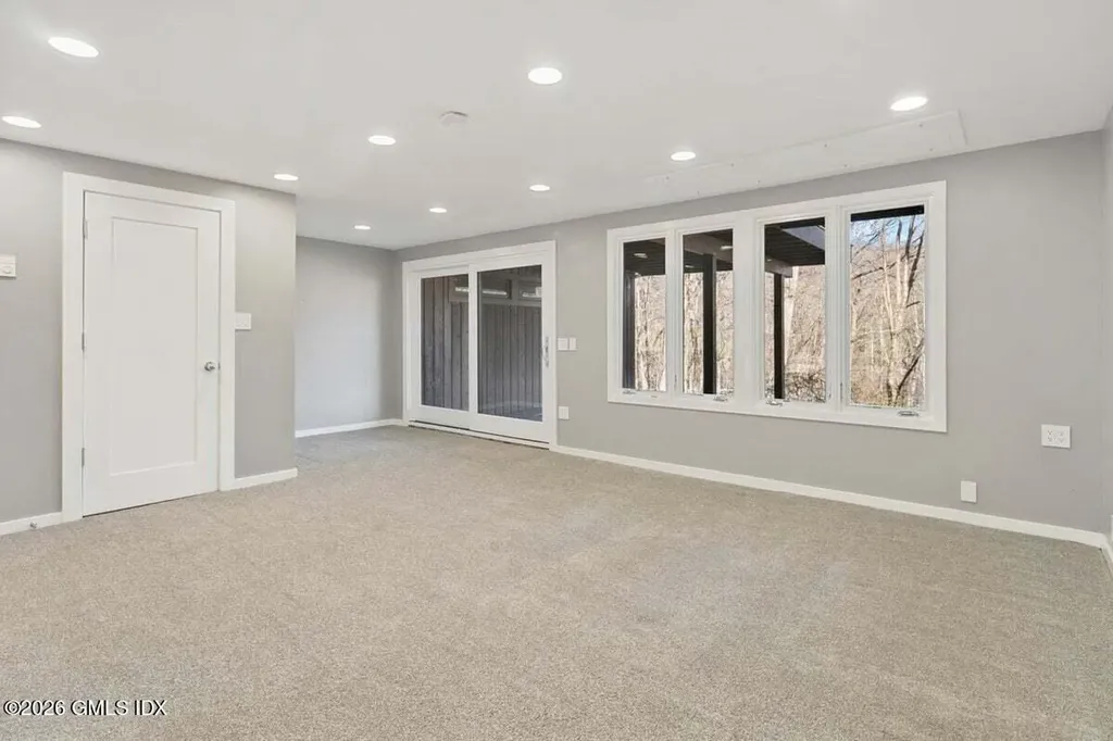 9 Patchen Lane Weston CT 06883
