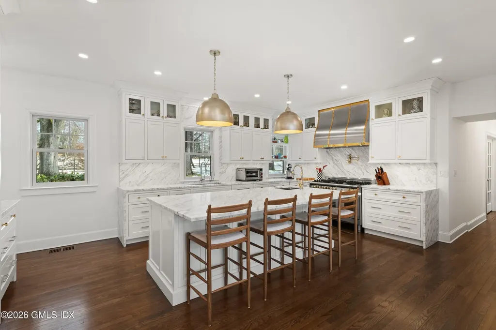 530 Round Hill Road Greenwich CT 06831