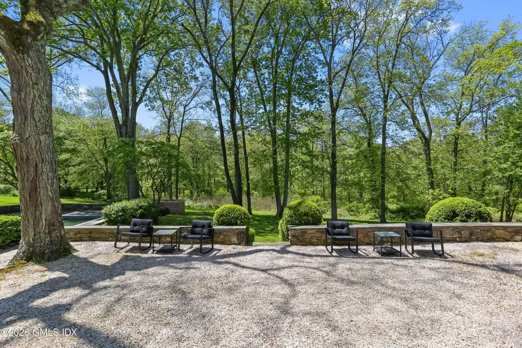 530 Round Hill Road Greenwich CT 06831
