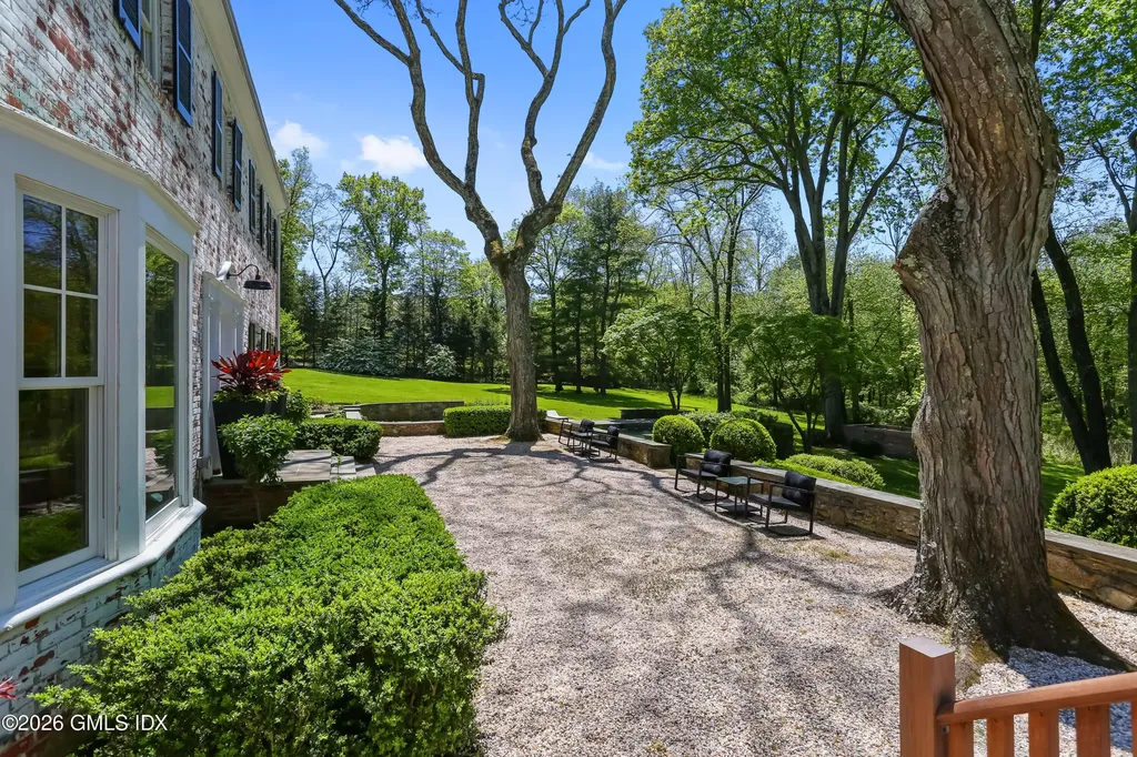 530 Round Hill Road Greenwich CT 06831