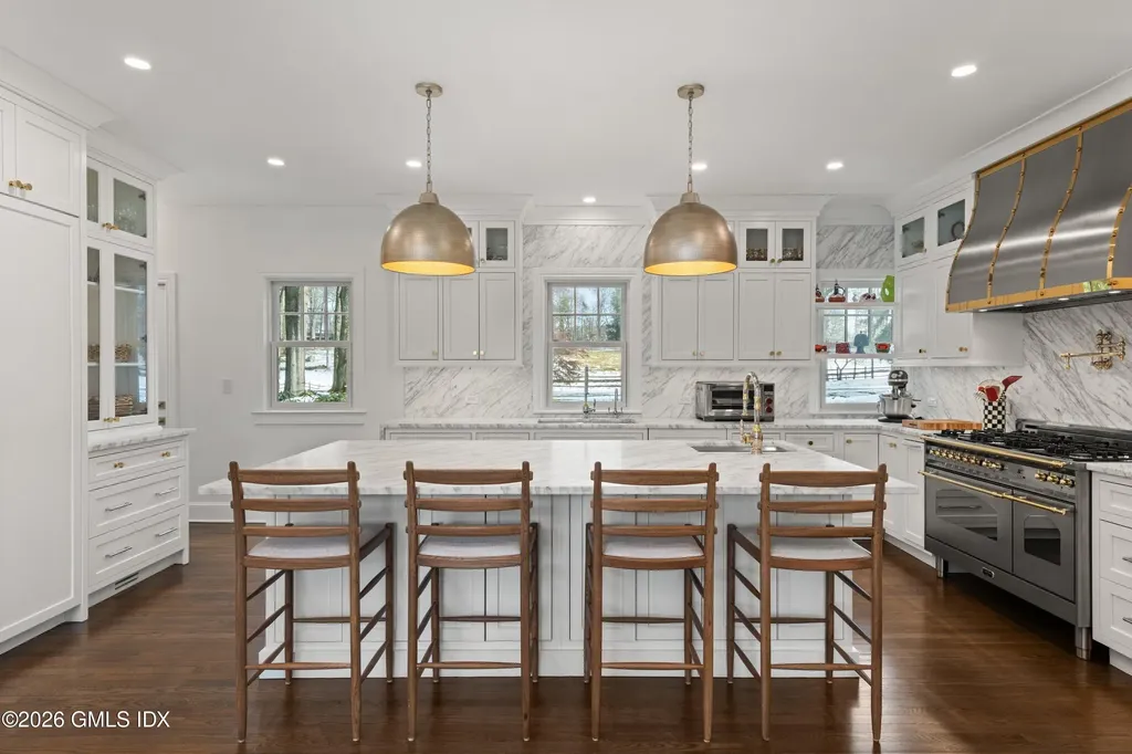 530 Round Hill Road Greenwich CT 06831