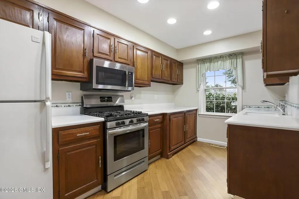 33 Talbot Lane Greenwich CT 06830
