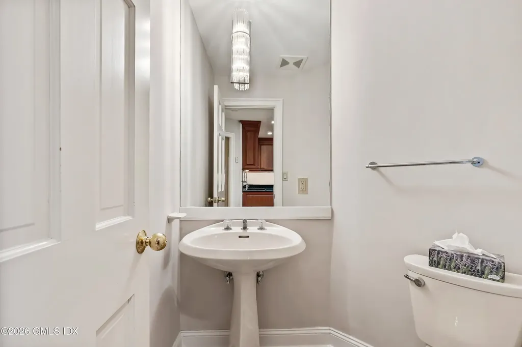145R Shore Road Old Greenwich CT 06870