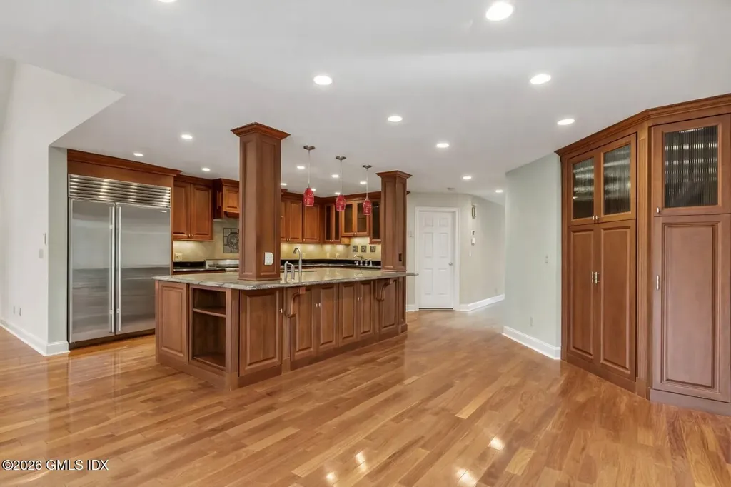 145R Shore Road Old Greenwich CT 06870