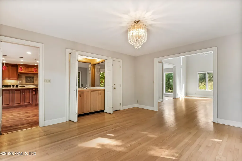 145R Shore Road Old Greenwich CT 06870