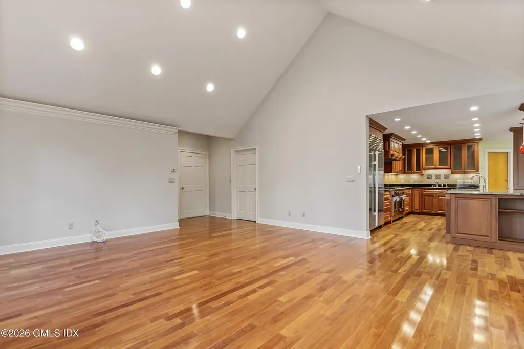 145R Shore Road Old Greenwich CT 06870