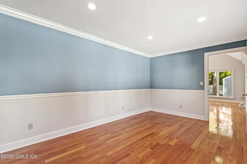 145R Shore Road Old Greenwich CT 06870