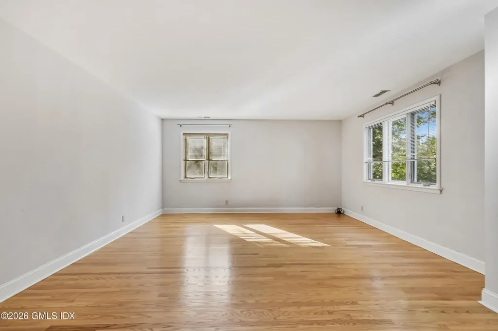 145R Shore Road Old Greenwich CT 06870