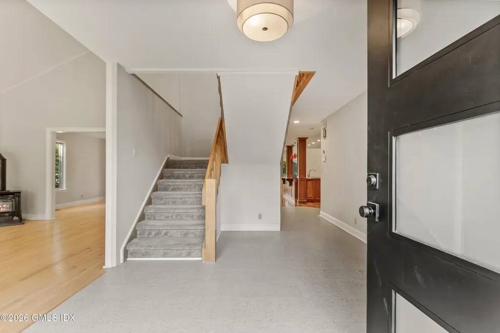 145R Shore Road Old Greenwich CT 06870