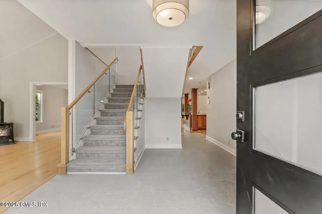 145R Shore Road Old Greenwich CT 06870