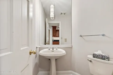 145R Shore Road Old Greenwich CT 06870
