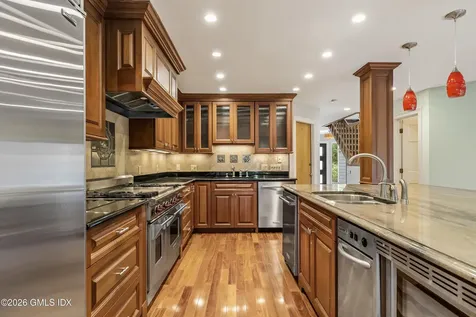 145R Shore Road Old Greenwich CT 06870