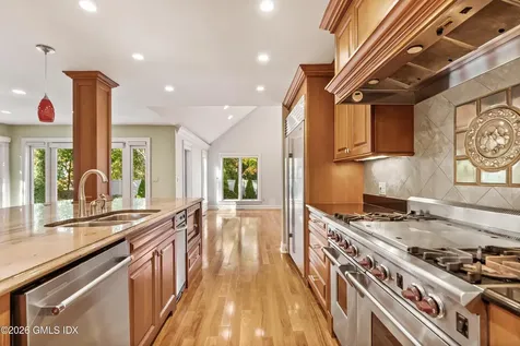 145R Shore Road Old Greenwich CT 06870