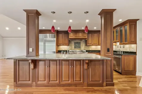 145R Shore Road Old Greenwich CT 06870