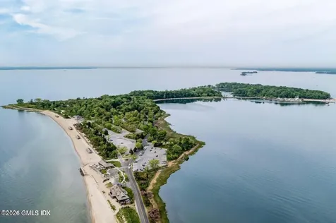 145R Shore Road Old Greenwich CT 06870