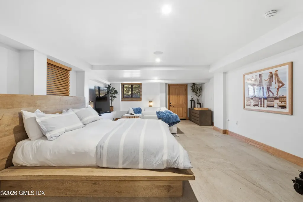 546 Lake Avenue Greenwich CT 06830