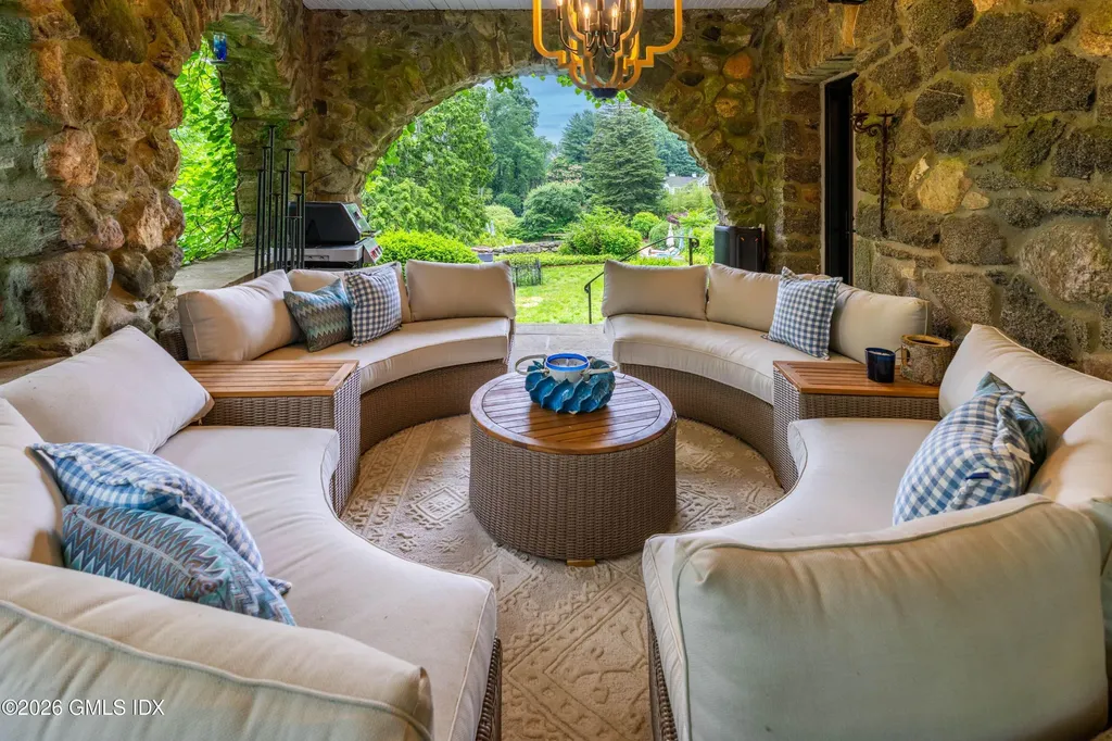 546 Lake Avenue Greenwich CT 06830