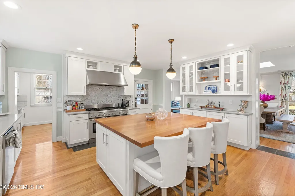 91 Algonquin Road Fairfield CT 06825