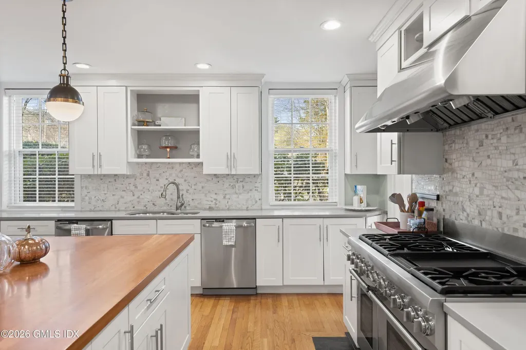 91 Algonquin Road Fairfield CT 06825