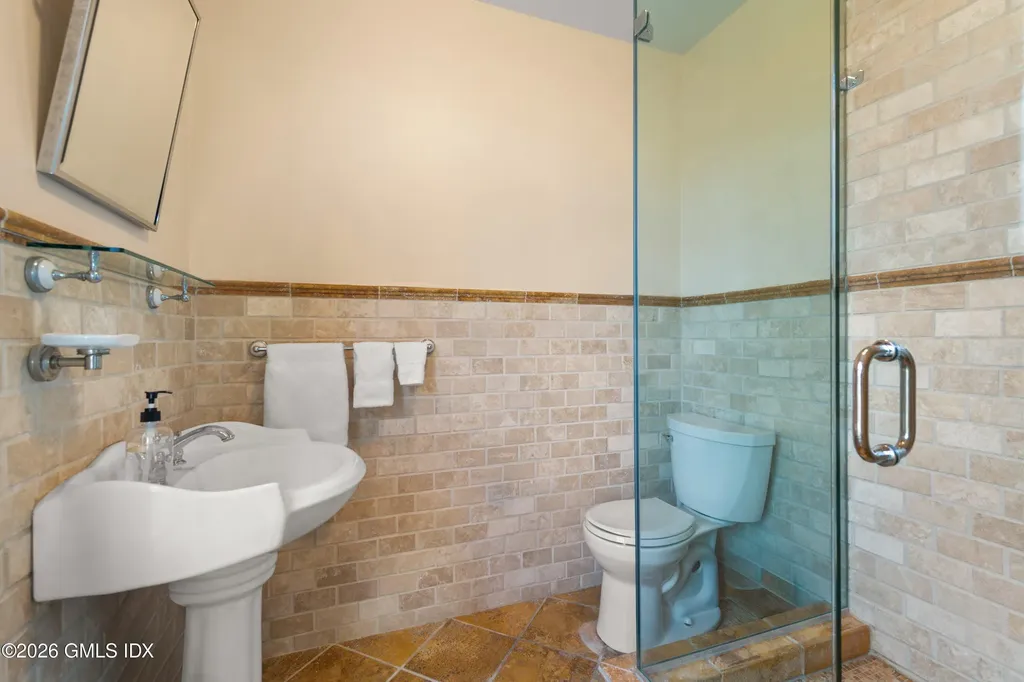 91 Algonquin Road Fairfield CT 06825