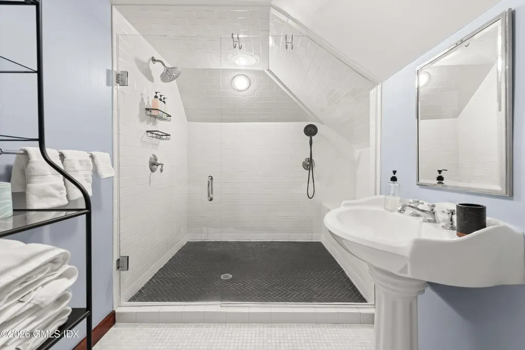 91 Algonquin Road Fairfield CT 06825
