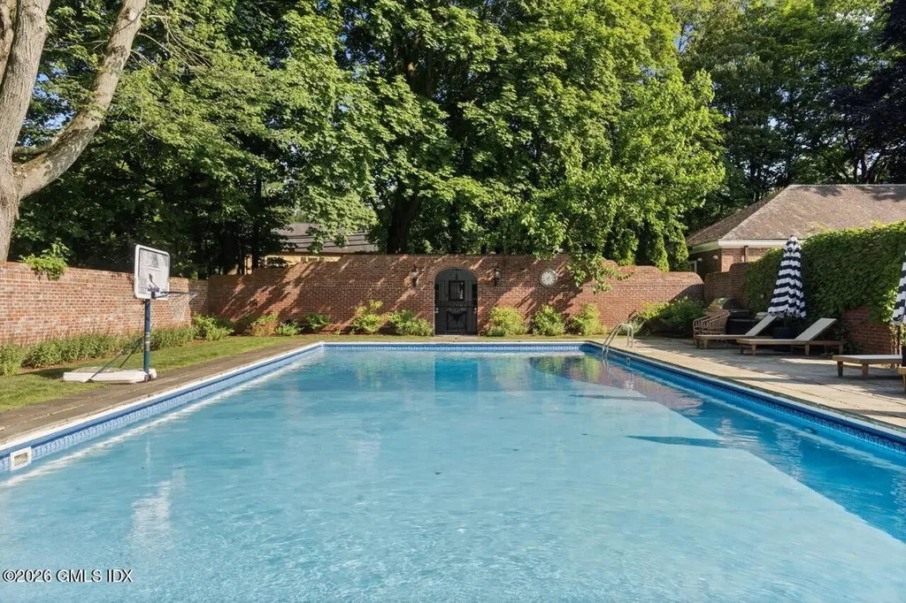 91 Algonquin Road Fairfield CT 06825