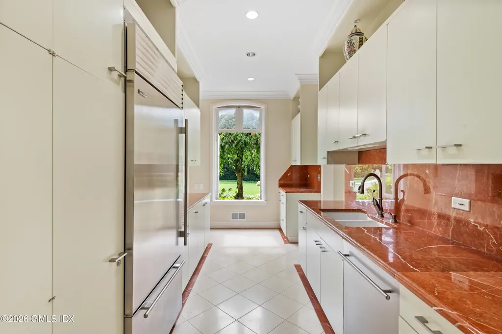 25 Field Point Circle Greenwich CT 06830