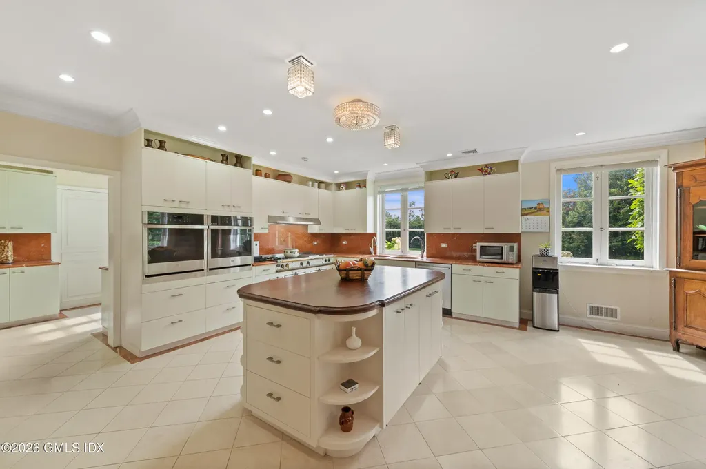 25 Field Point Circle Greenwich CT 06830