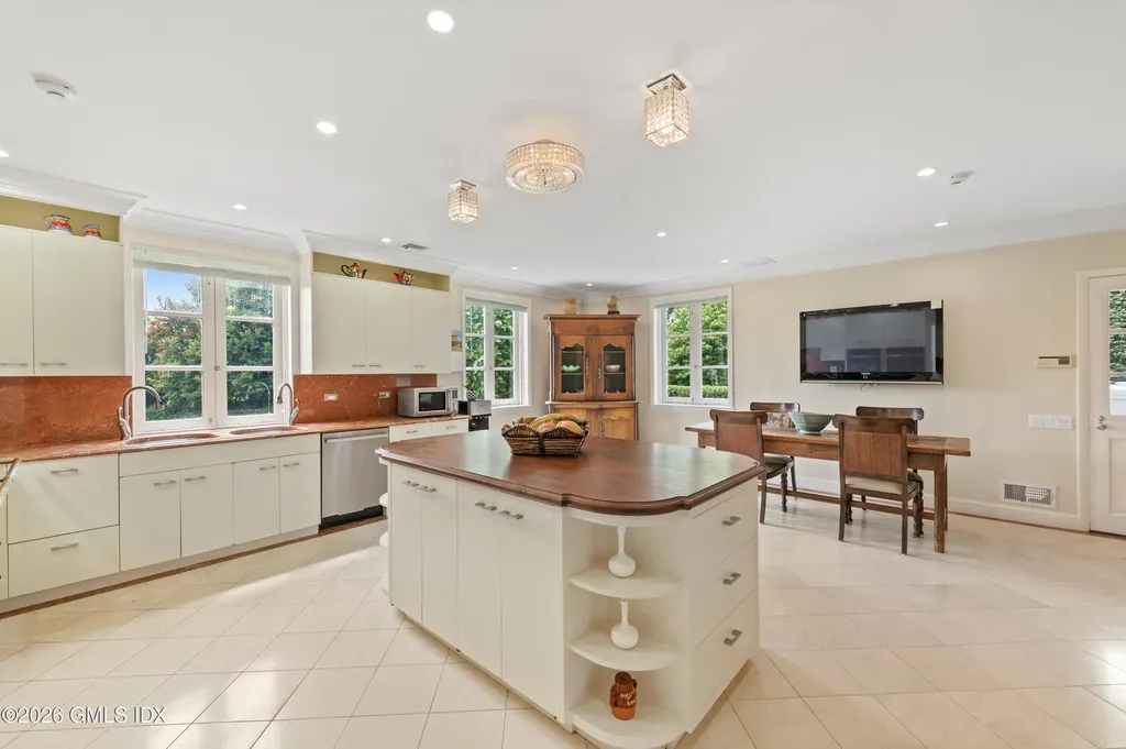 25 Field Point Circle Greenwich CT 06830