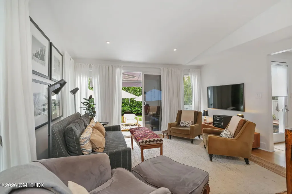 13 Mortimer Drive Old Greenwich CT 06870