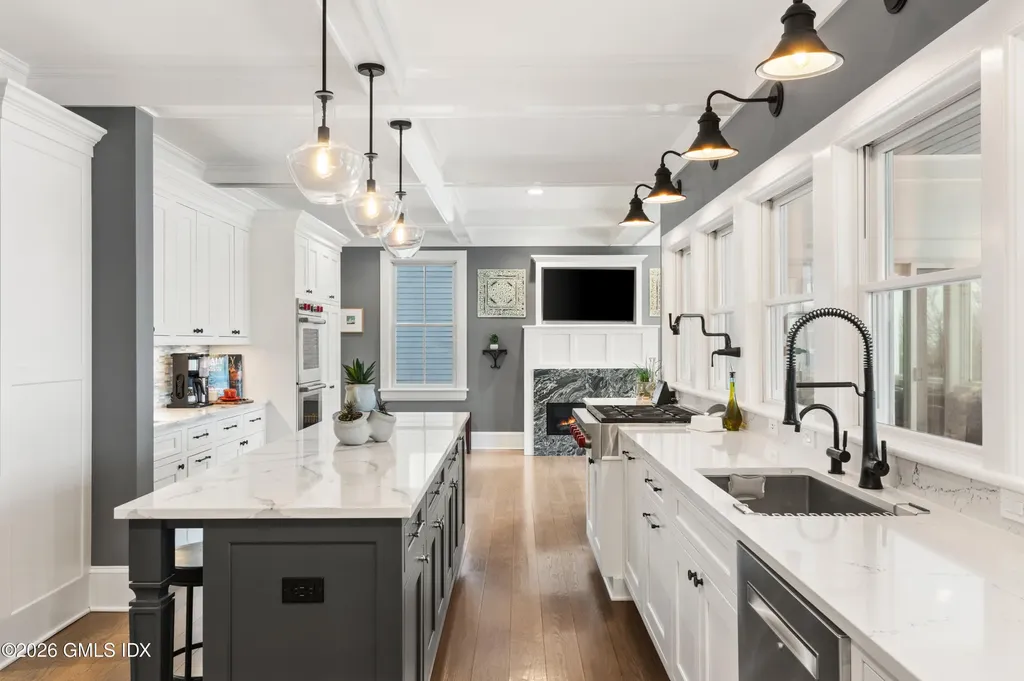 88 Water Street Stonington CT 06378