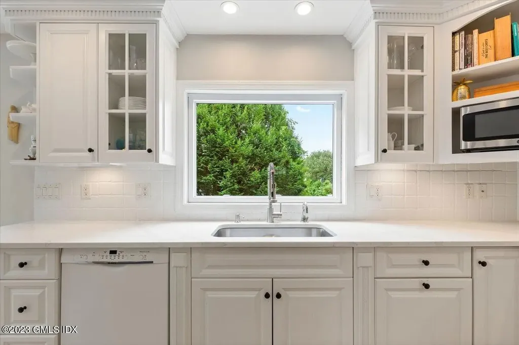 5 Sunshine Avenue Riverside CT 06878
