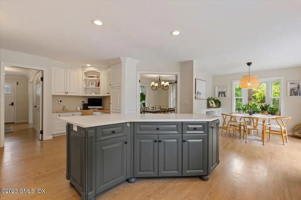 5 Sunshine Avenue Riverside CT 06878
