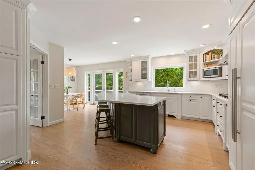 5 Sunshine Avenue Riverside CT 06878