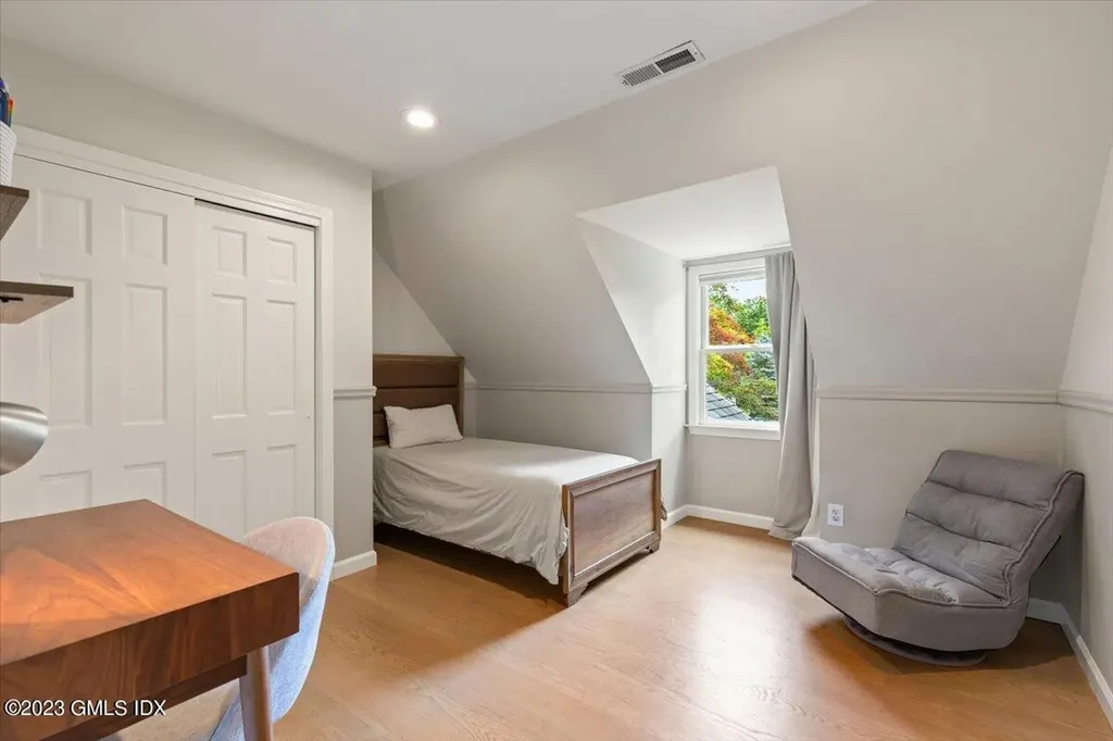 5 Sunshine Avenue Riverside CT 06878