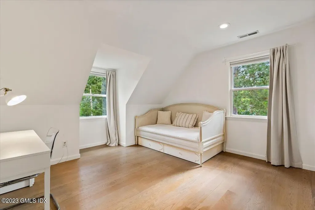 5 Sunshine Avenue Riverside CT 06878