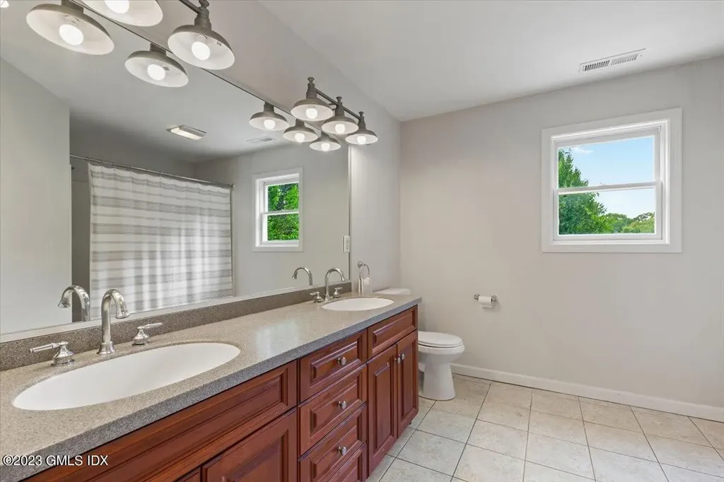 5 Sunshine Avenue Riverside CT 06878