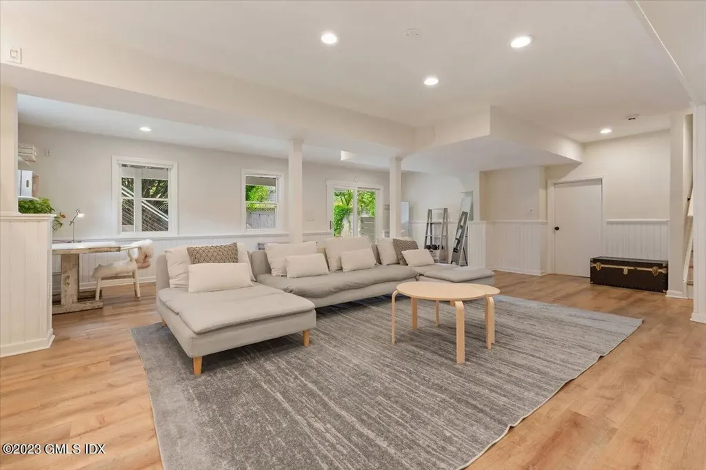 5 Sunshine Avenue Riverside CT 06878