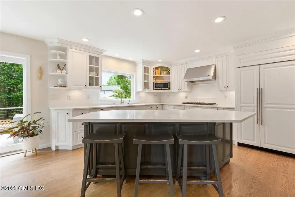 5 Sunshine Avenue Riverside CT 06878