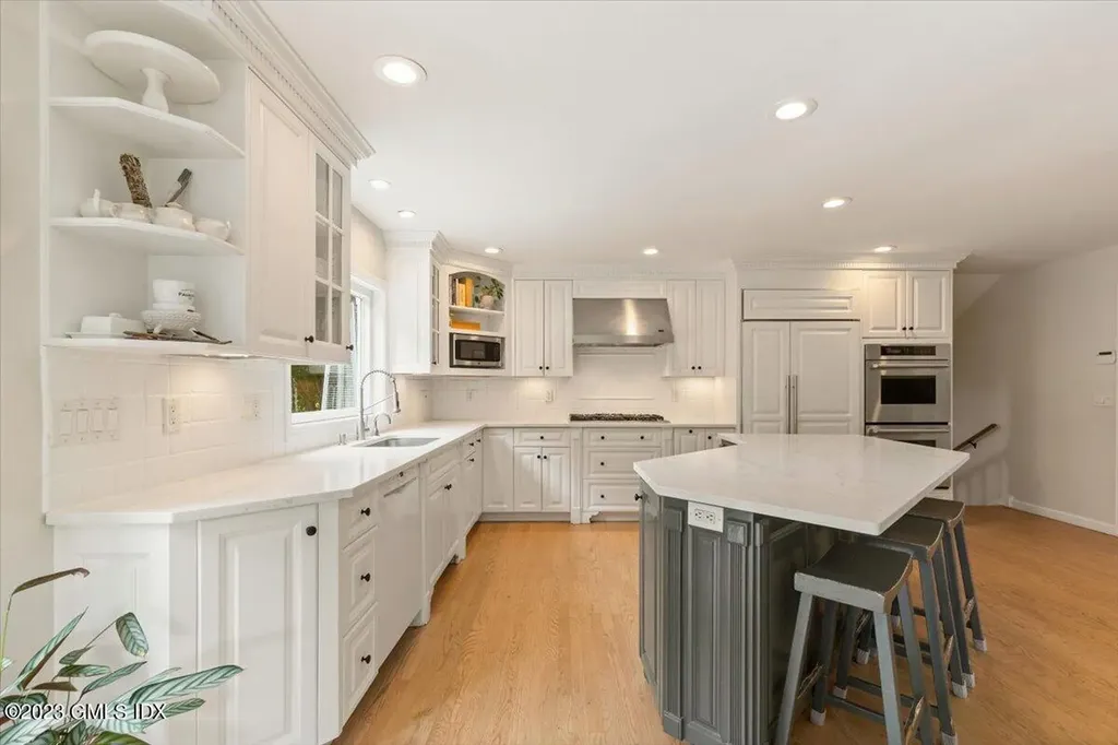 5 Sunshine Avenue Riverside CT 06878