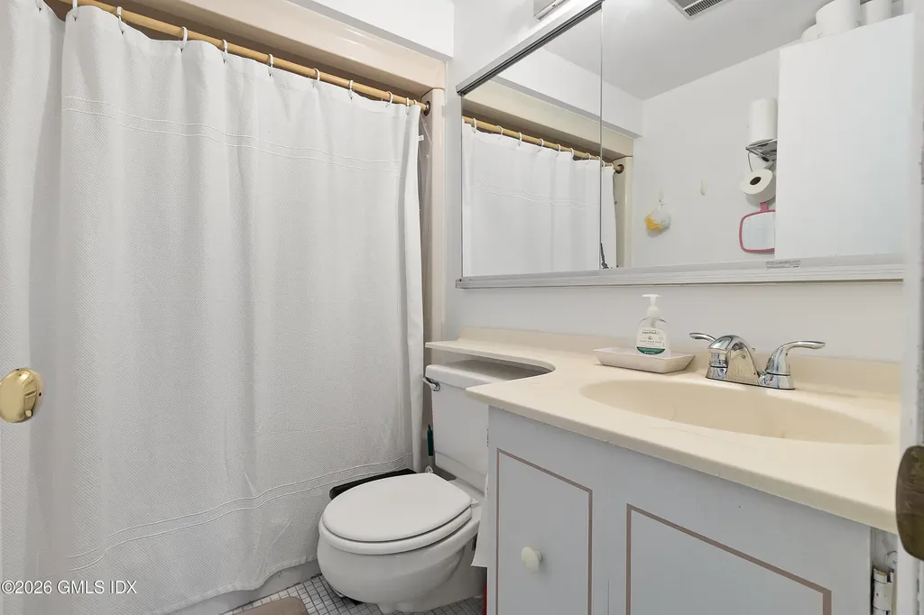 1535 E Putnam Avenue Old Greenwich CT 06870