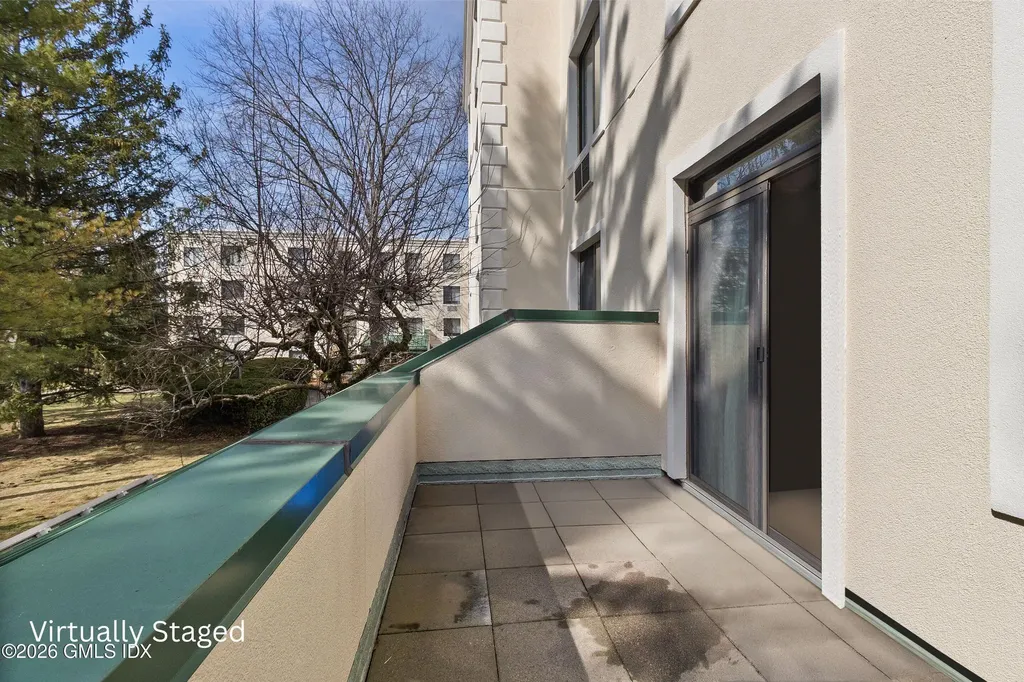 1535 E Putnam Avenue Old Greenwich CT 06870