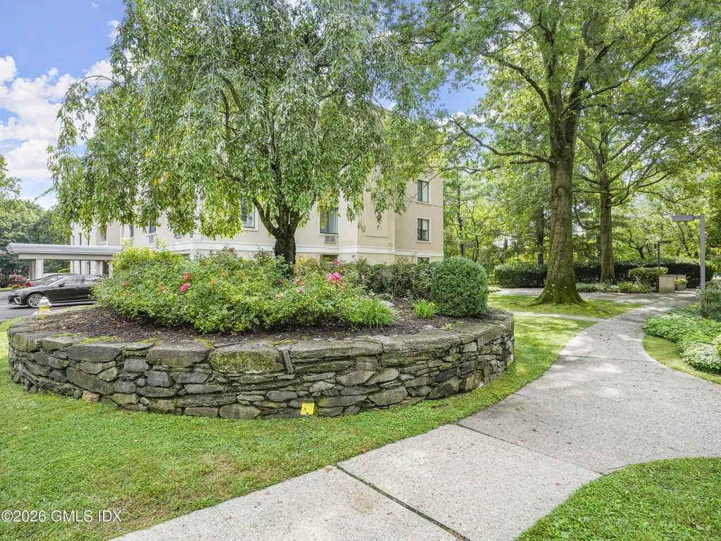 1535 E Putnam Avenue Old Greenwich CT 06870