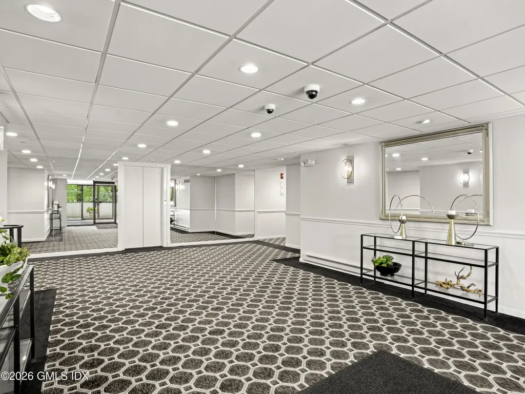 1535 E Putnam Avenue Old Greenwich CT 06870