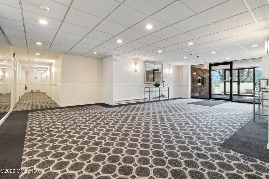 1535 E Putnam Avenue Old Greenwich CT 06870