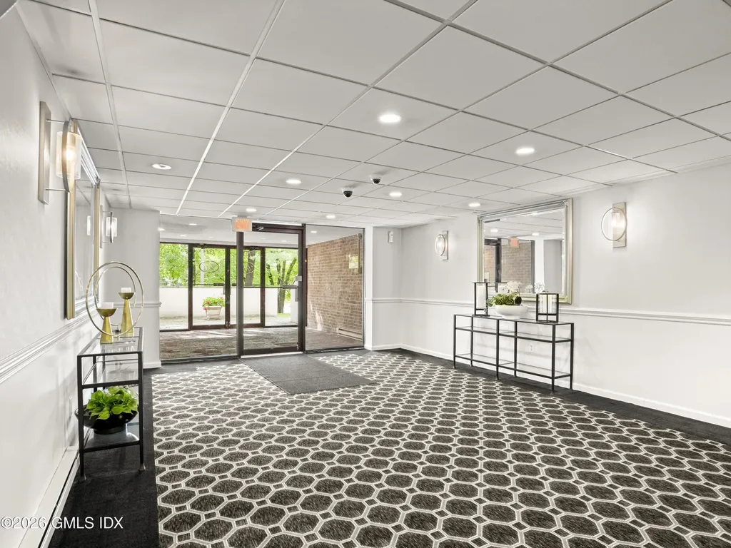 1535 E Putnam Avenue Old Greenwich CT 06870