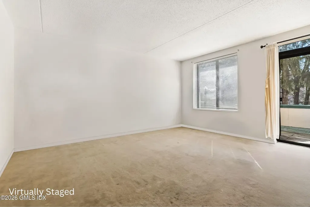 1535 E Putnam Avenue Old Greenwich CT 06870