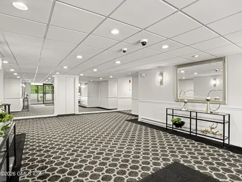 1535 E Putnam Avenue Old Greenwich CT 06870