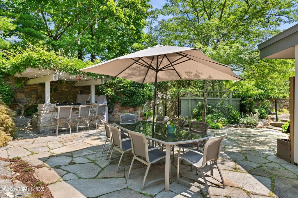 326-338 Stanwich Road Greenwich CT 06830