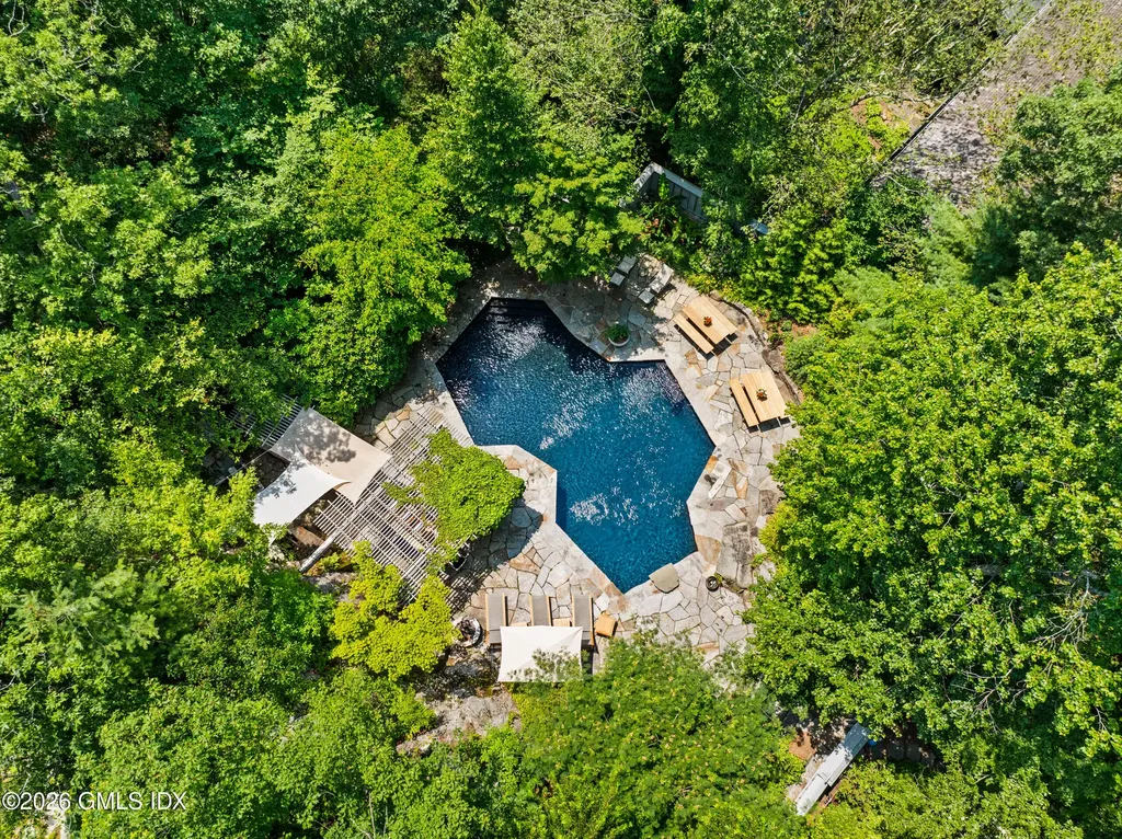 326-338 Stanwich Road Greenwich CT 06830